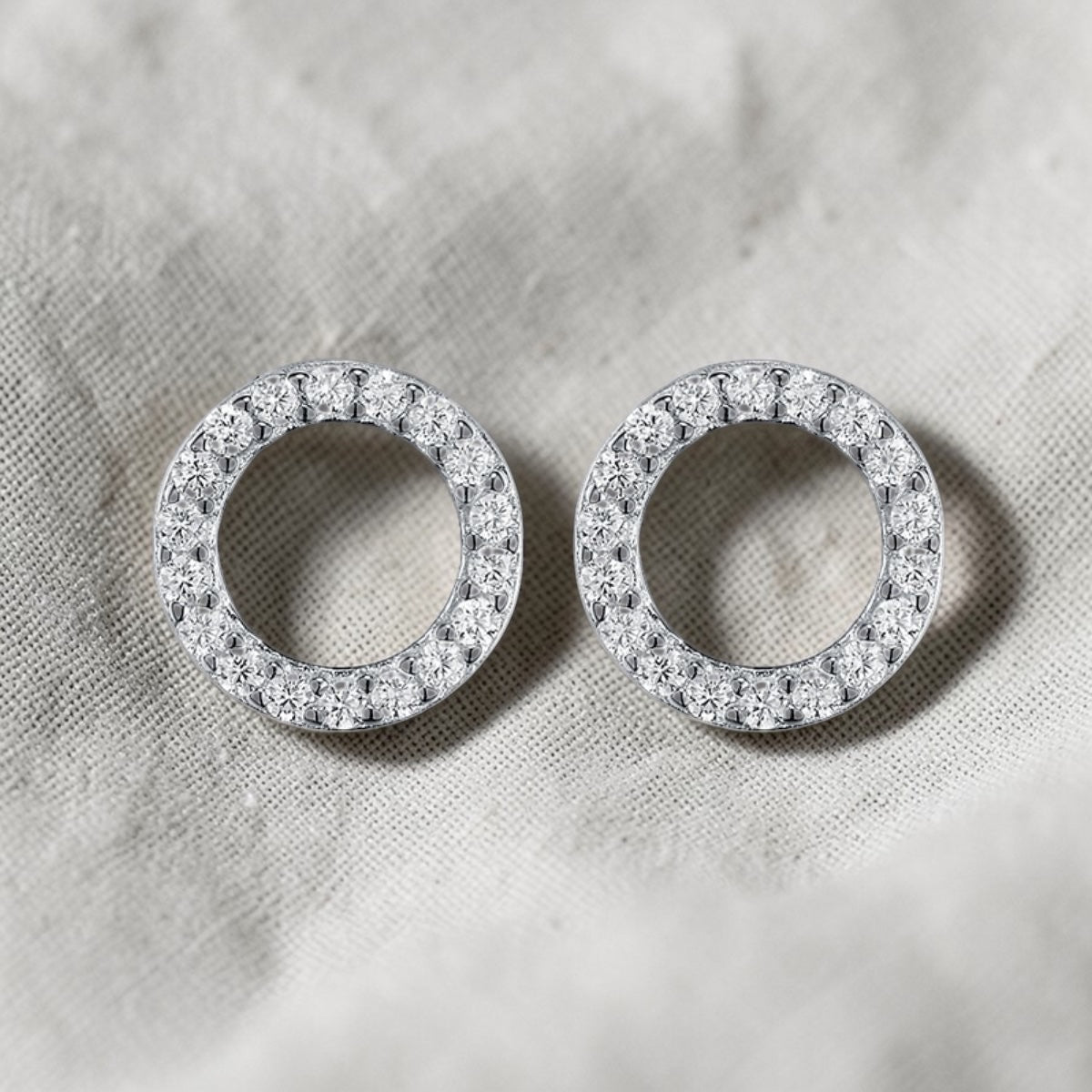 Arete Aro Pavé — BRAVA