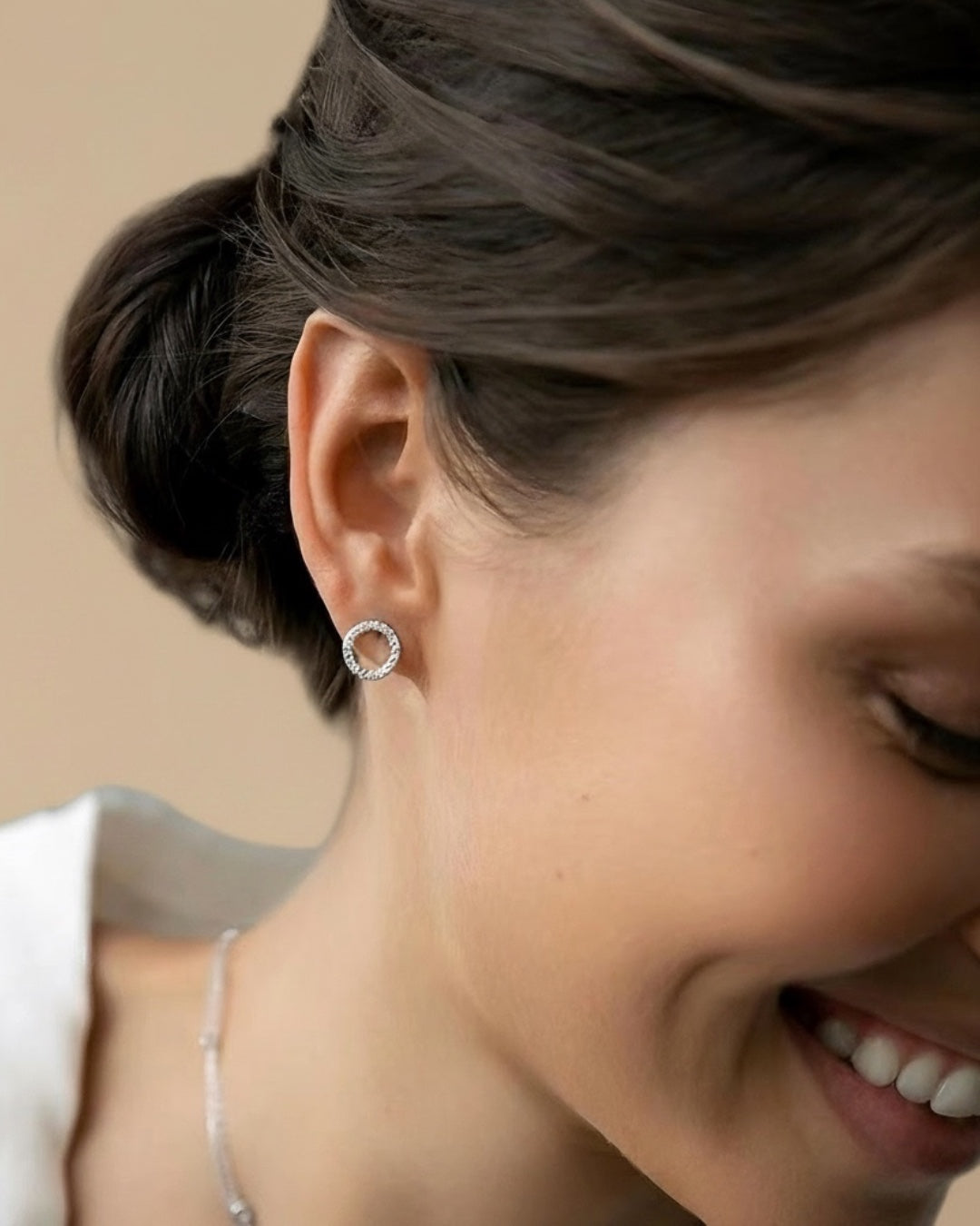 Anillo Entrelazado · Aretes Aro Pavé